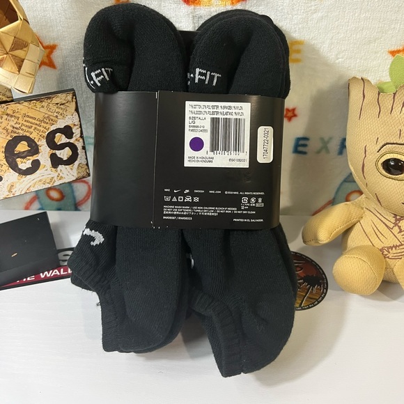 NIKE EVERYDAY PLUS COTTON CUSHIONED NO SHOW/ DRY-FIT TECHNOLOGY/ LARGE SIZE - Picture 4 of 8